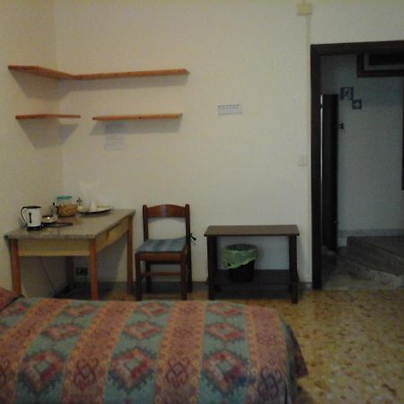 B&B Near Metro' Central Line - Only Wc In The Rooms 15 Minutes To Termini Station 20 To Spagna Square - In The Night Bus Rzym Zewnętrze zdjęcie